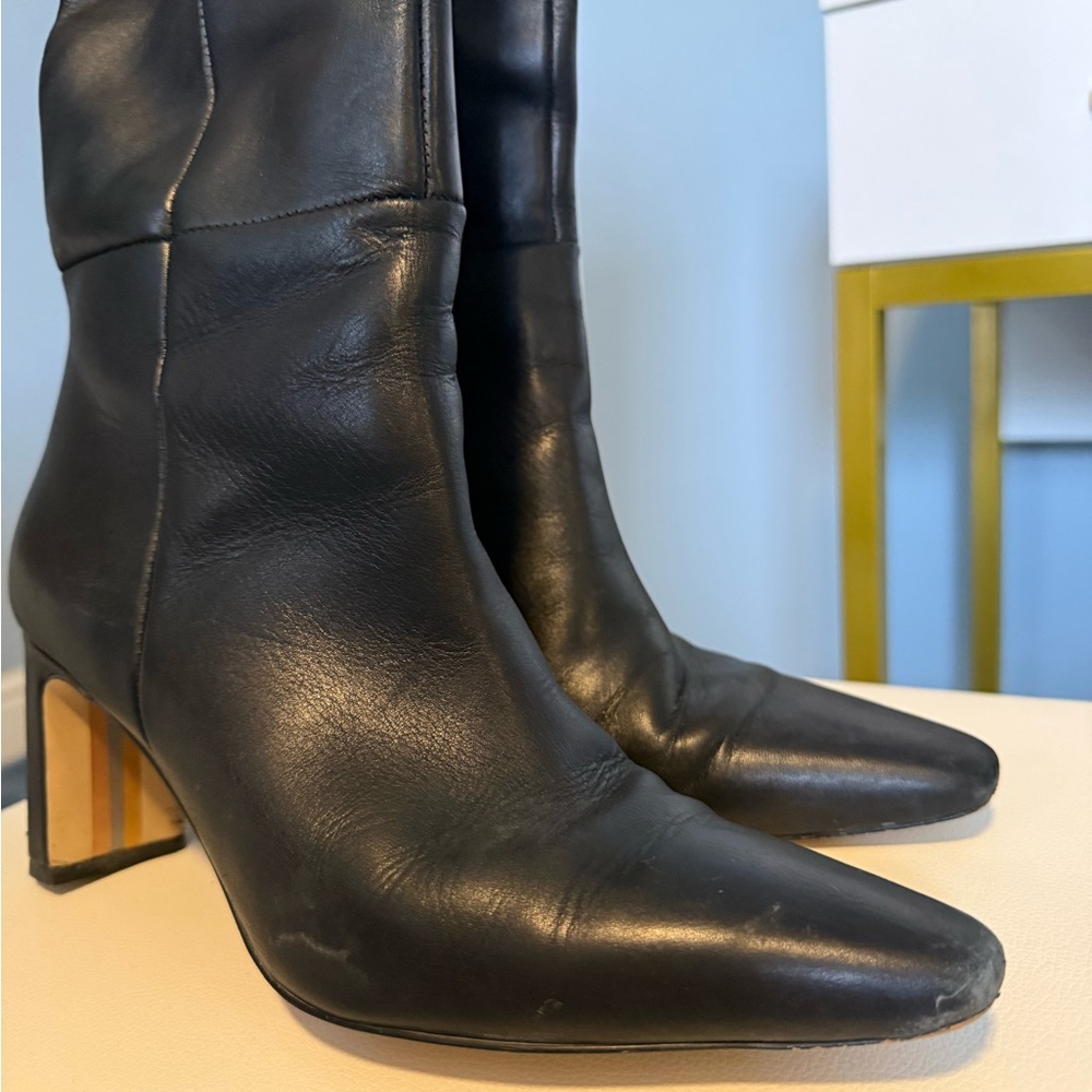Elegant Black Leather Women's Boots